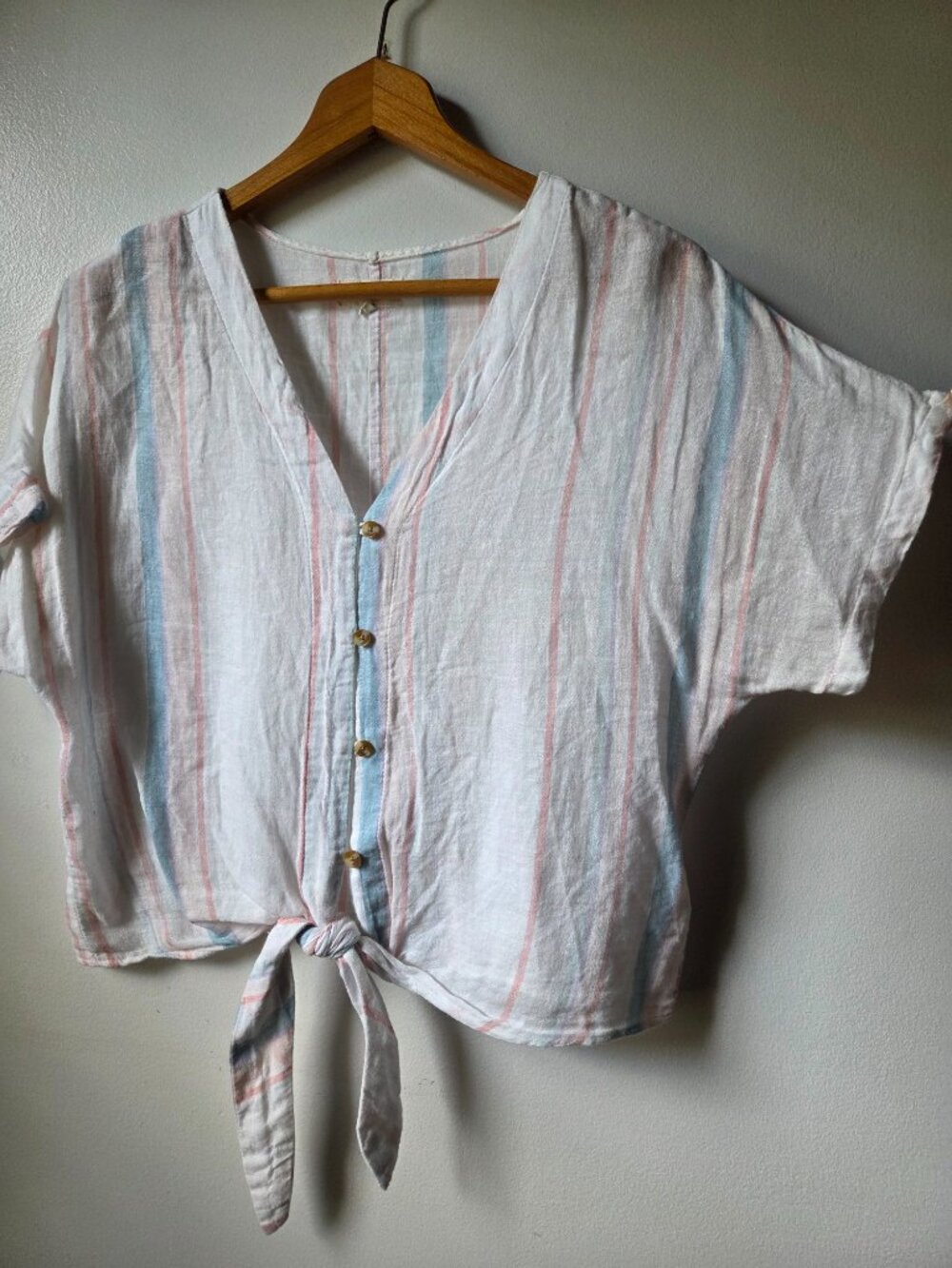 EUC THREAD & SUPPLE LINEN BLEND STRIPED V NECK BUTTONED TOP SIZE SMALL
